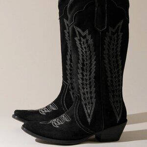 1991 "Sunday" Cowgirl Cowboy Boot - Suede Black Size 8